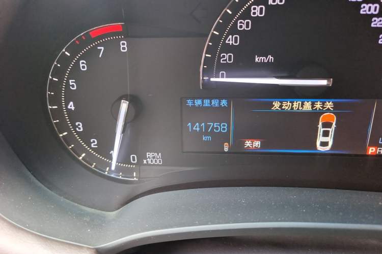Used Cadillac XTS 2017 28T Tech Edition Odometer Close Up