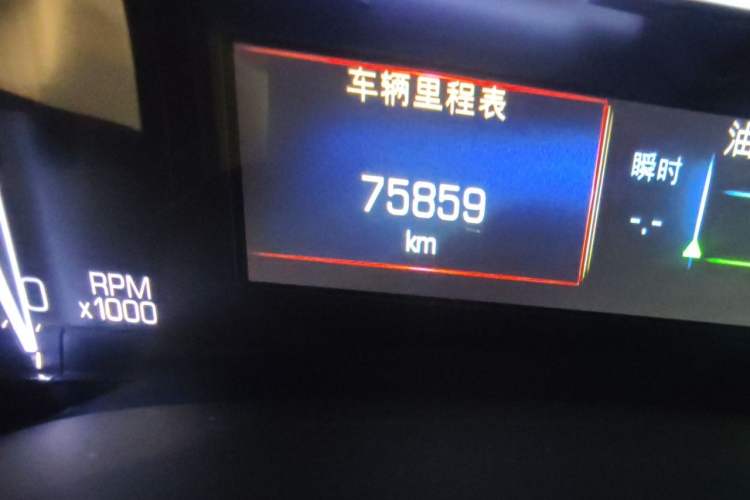 Used Cadillac XTS 2017 28T Tech Edition Odometer Close Up
