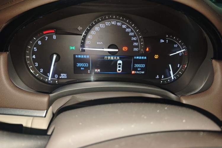 Used Cadillac XTS 2017 28T Elite Model Odometer Close Up
