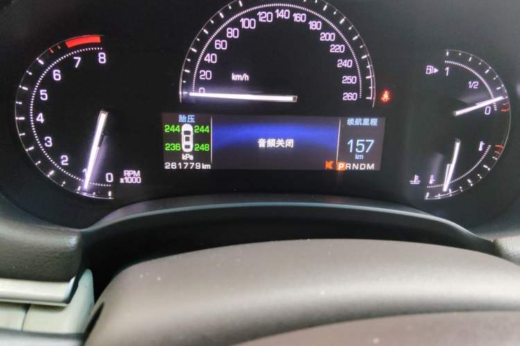 Used Cadillac XTS 2017 28T Elite Model Odometer Close Up