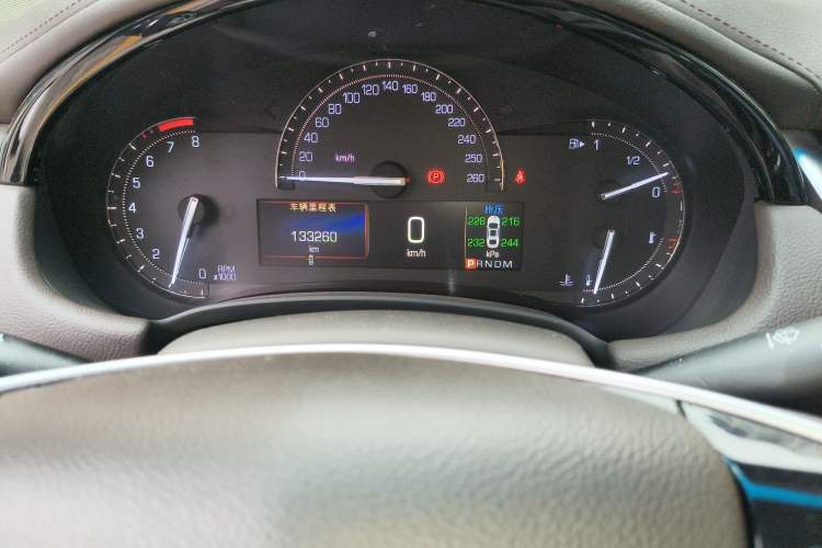 Used Cadillac XTS 2017 28T Tech Edition Odometer Close Up