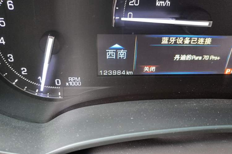 Used Cadillac XTS 2017 28T Elite Model Odometer Close Up