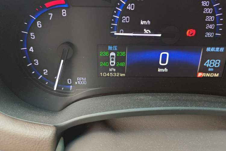 Used Cadillac XTS 2017 28T Elite Model Odometer Close Up