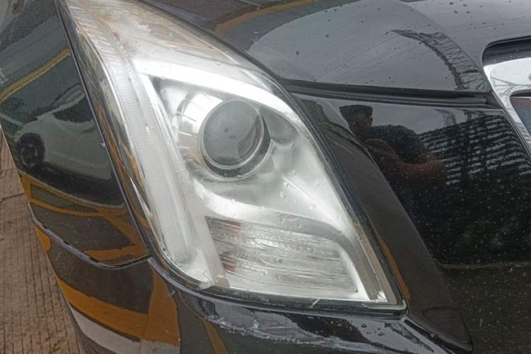 Used Cadillac XTS 2017 28T Elite Model Right Front Headlight