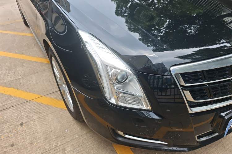 Used Cadillac XTS 2017 28T Tech Edition Right Front Headlight