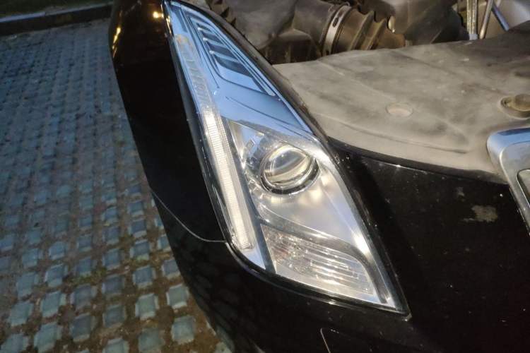 Used Cadillac XTS 2017 28T Elite Model Right Front Headlight