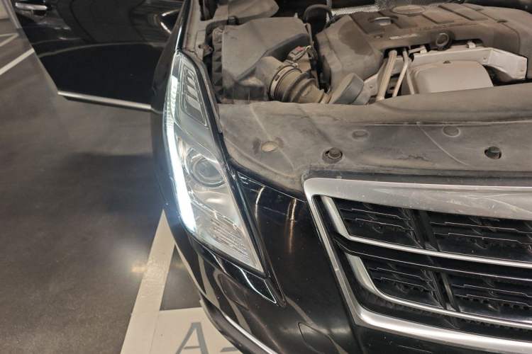 Used Cadillac XTS 2017 28T Tech Edition Right Front Headlight