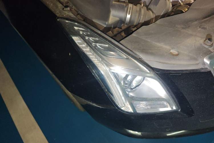 Used Cadillac XTS 2017 28T Elite Model Right Front Headlight