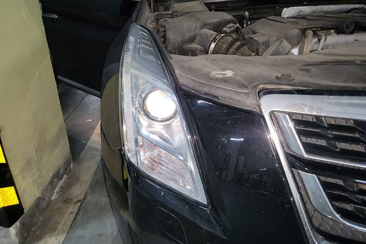 Used Cadillac XTS 2017 28T Tech Edition Right Front Headlight