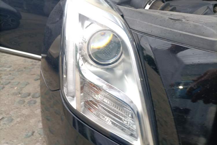 Used Cadillac XTS 2017 28T Tech Edition Right Front Headlight