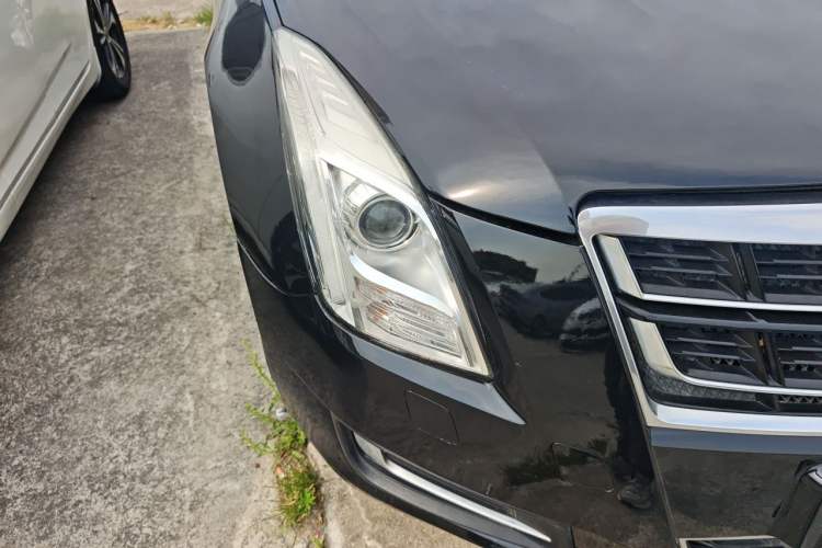 Used Cadillac XTS 2017 28T Tech Edition Right Front Headlight