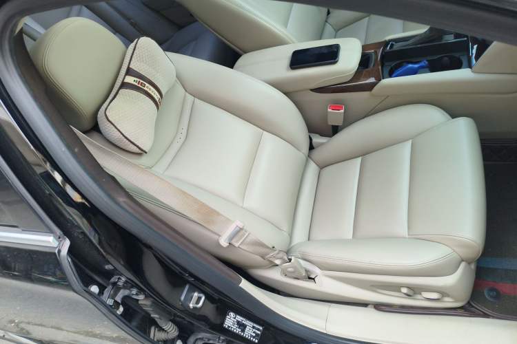 Used Cadillac XTS 2017 28T Tech Edition Right Front Seat