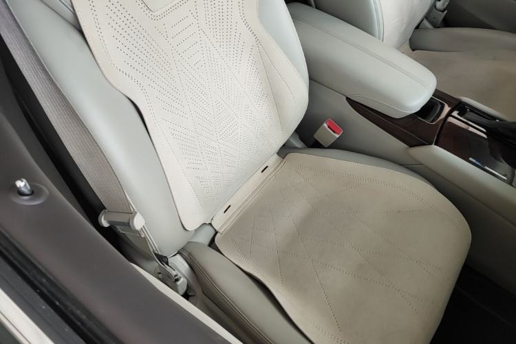 Used Cadillac XTS 2017 28T Tech Edition Right Front Seat