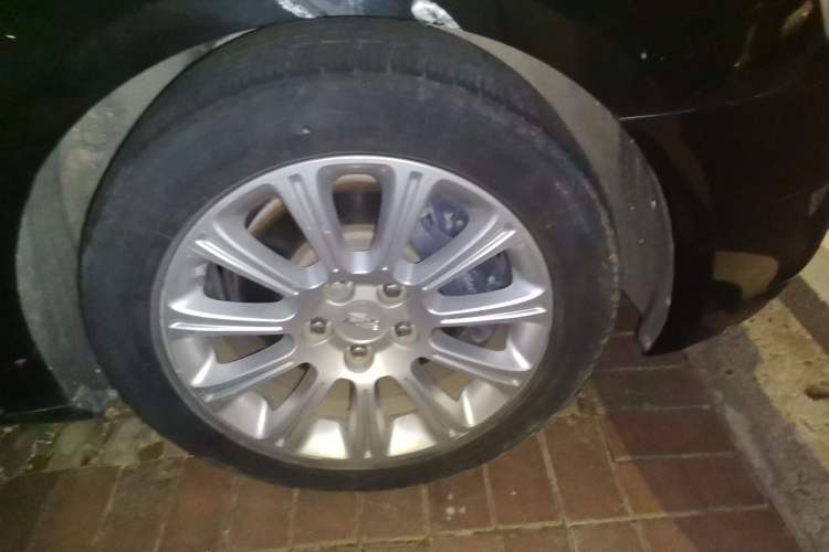 Used Cadillac XTS 2017 28T Tech Edition Right Front Wheel Hub