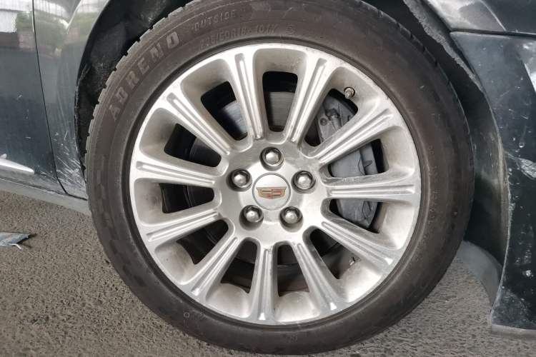 Used Cadillac XTS 2017 28T Tech Edition Right Front Wheel Hub