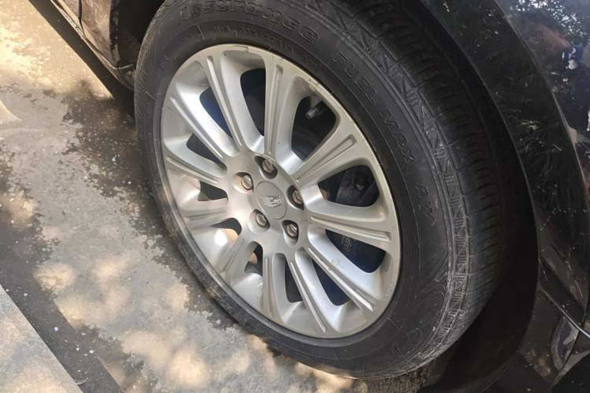 Used Cadillac XTS 2017 28T Elite Model Right Front Wheel Hub