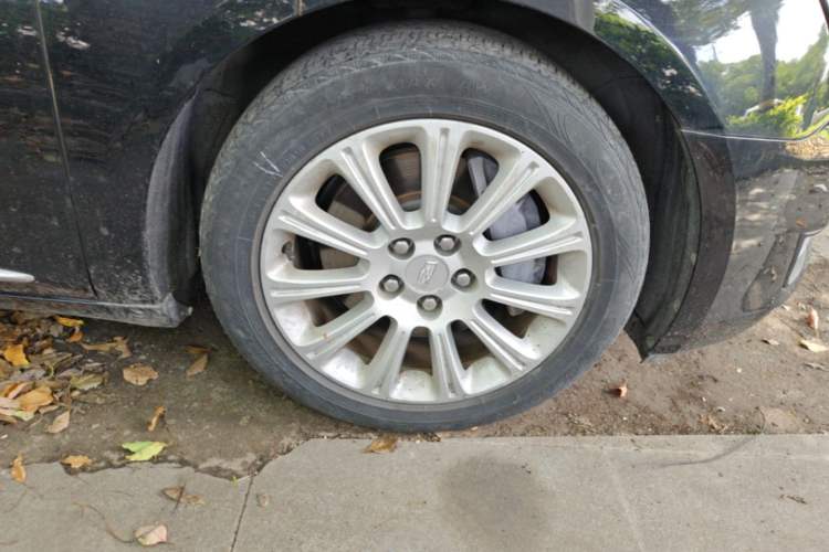 Used Cadillac XTS 2017 28T Tech Edition Right Front Wheel Hub