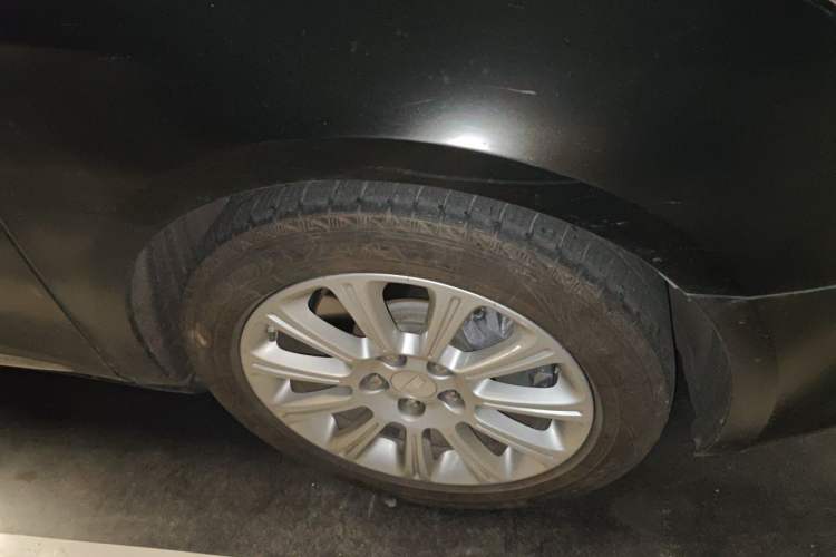 Used Cadillac XTS 2017 28T Elite Model Right Front Wheel Hub