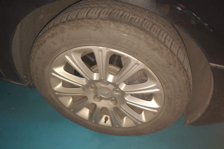 Used Cadillac XTS 2017 28T Tech Edition Right Front Wheel Hub