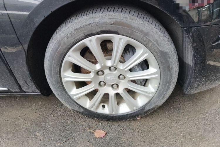 Used Cadillac XTS 2017 28T Tech Edition Right Front Wheel Hub