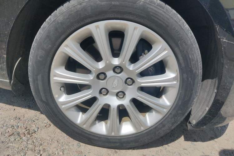 Used Cadillac XTS 2017 28T Tech Edition Right Front Wheel Hub