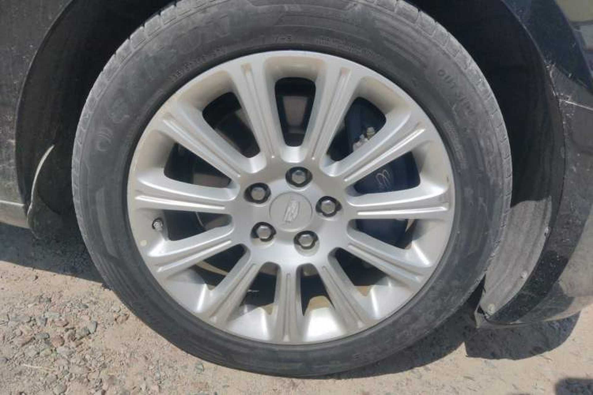 Used Cadillac XTS 2017 28T Tech Edition Right Front Wheel Hub