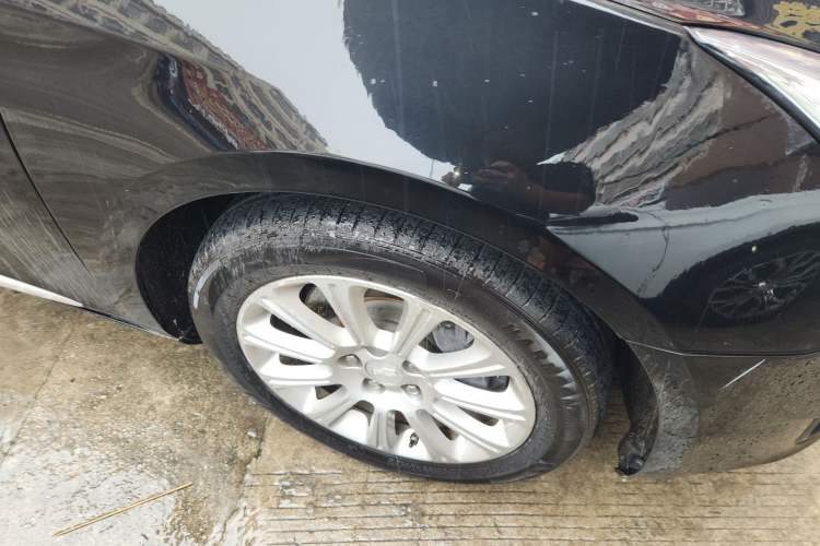 Used Cadillac XTS 2017 28T Tech Edition Right Front Wheel Hub