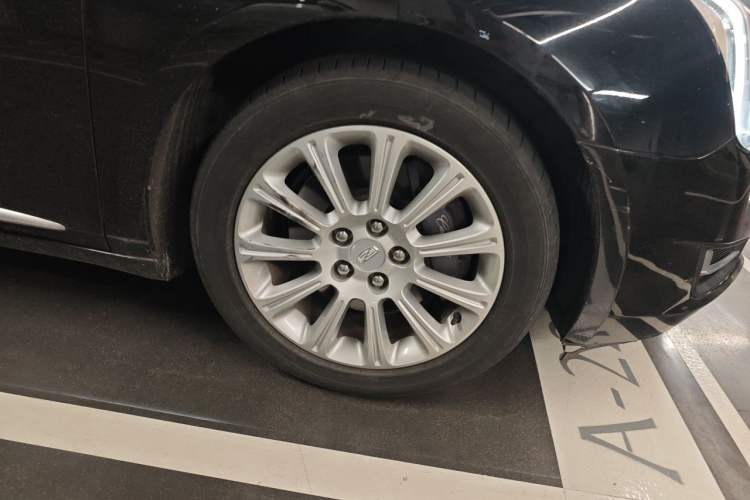 Used Cadillac XTS 2017 28T Tech Edition Right Front Wheel Hub