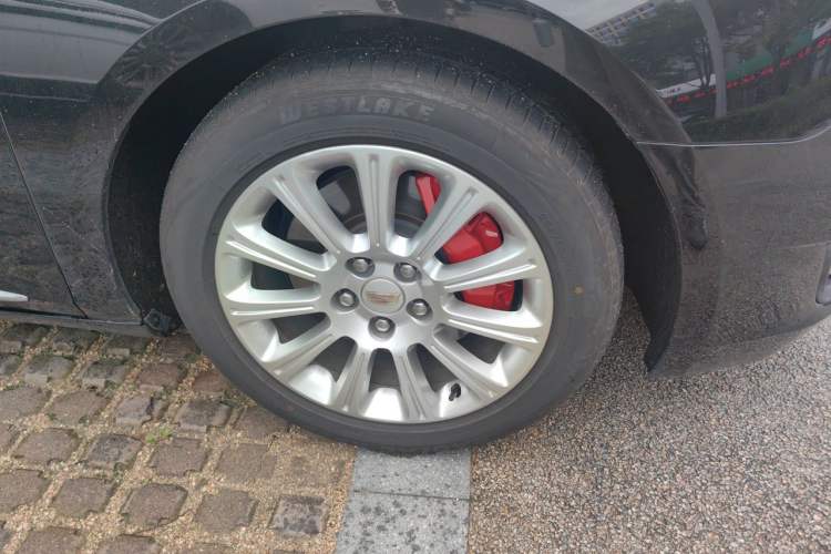Used Cadillac XTS 2017 28T Tech Edition Right Front Wheel Hub