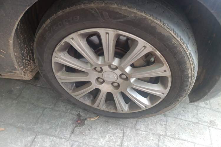 Used Cadillac XTS 2017 28T Tech Edition Right Front Wheel Hub