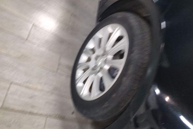 Used Cadillac XTS 2017 28T Elite Model Right Front Wheel Hub