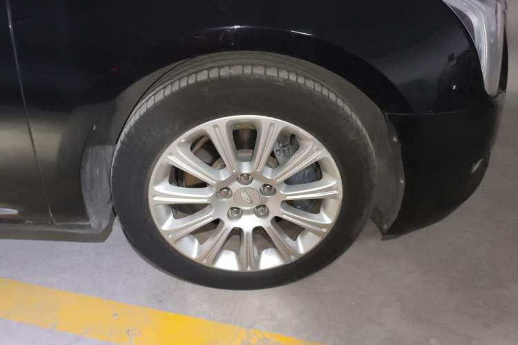 Used Cadillac XTS 2017 28T Tech Edition Right Front Wheel Hub