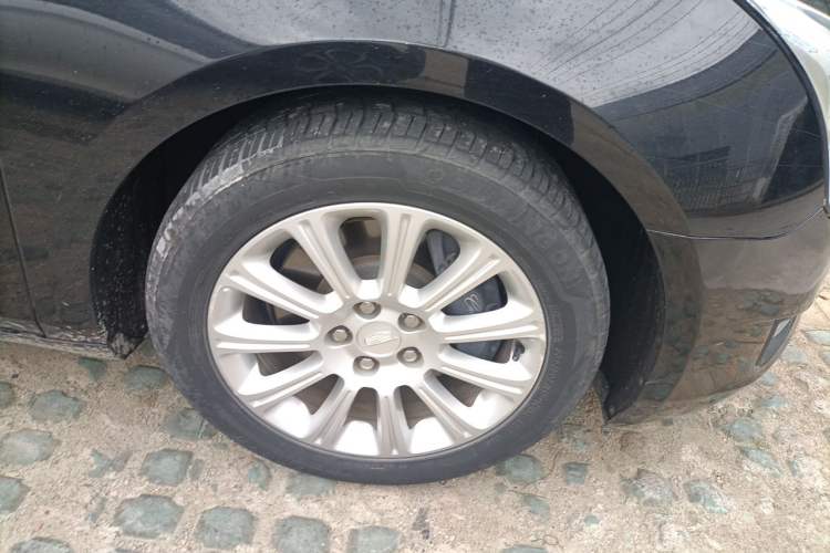 Used Cadillac XTS 2017 28T Tech Edition Right Front Wheel Hub