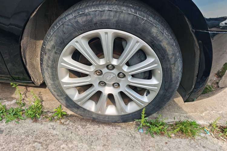 Used Cadillac XTS 2017 28T Tech Edition Right Front Wheel Hub