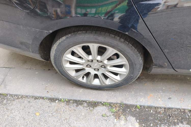 Used Cadillac XTS 2017 28T Tech Edition Right Rear Wheel Hub