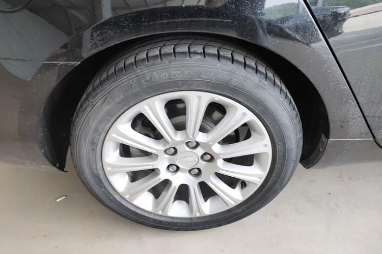 Used Cadillac XTS 2017 28T Tech Edition Right Rear Wheel Hub