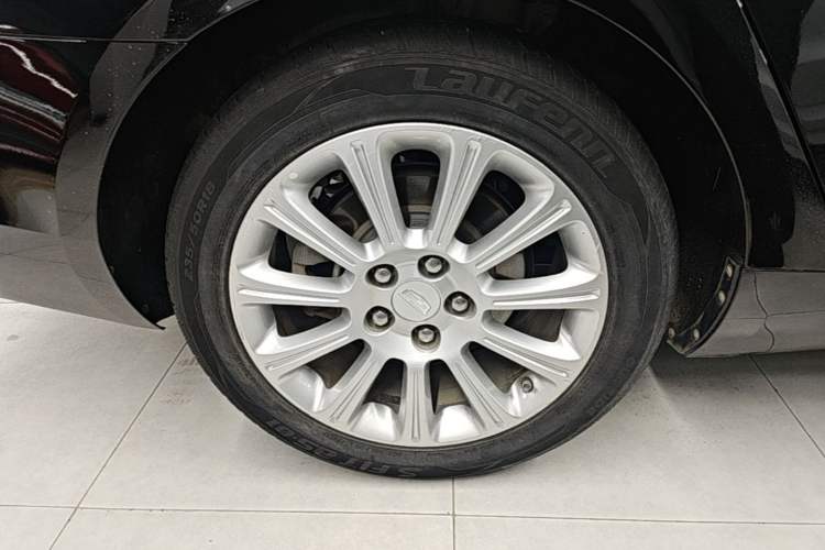 Used Cadillac XTS 2017 28T Tech Edition Right Rear Wheel Hub