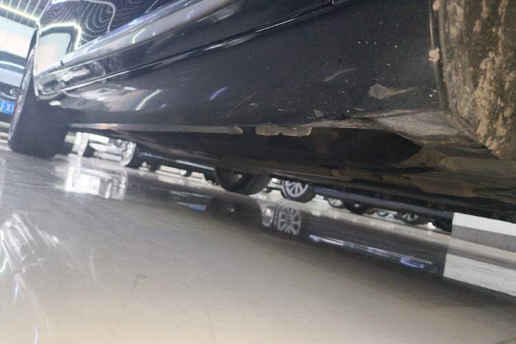 Used Cadillac XTS 2017 28T Tech Edition Right Side Sill