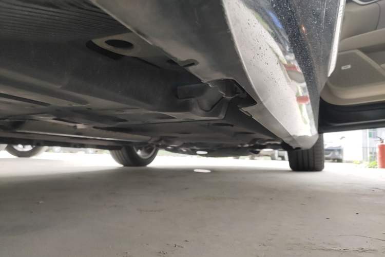 Used Cadillac XTS 2017 28T Tech Edition Right Side Sill