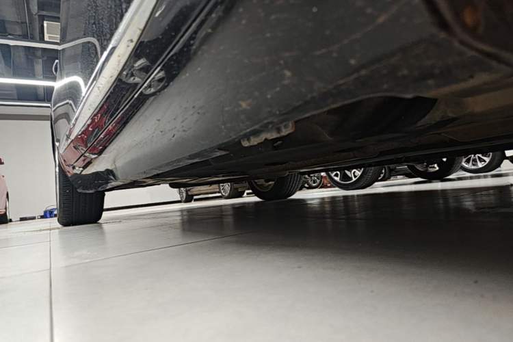 Used Cadillac XTS 2017 28T Tech Edition Right Side Sill