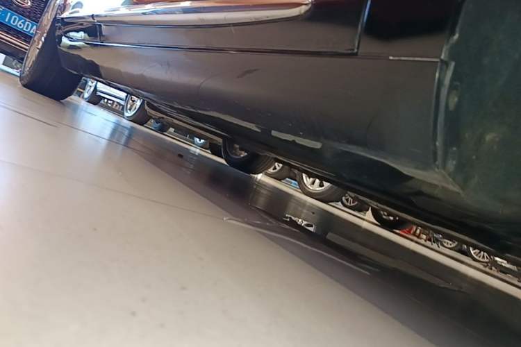 Used Cadillac XTS 2017 28T Tech Edition Right Side Sill