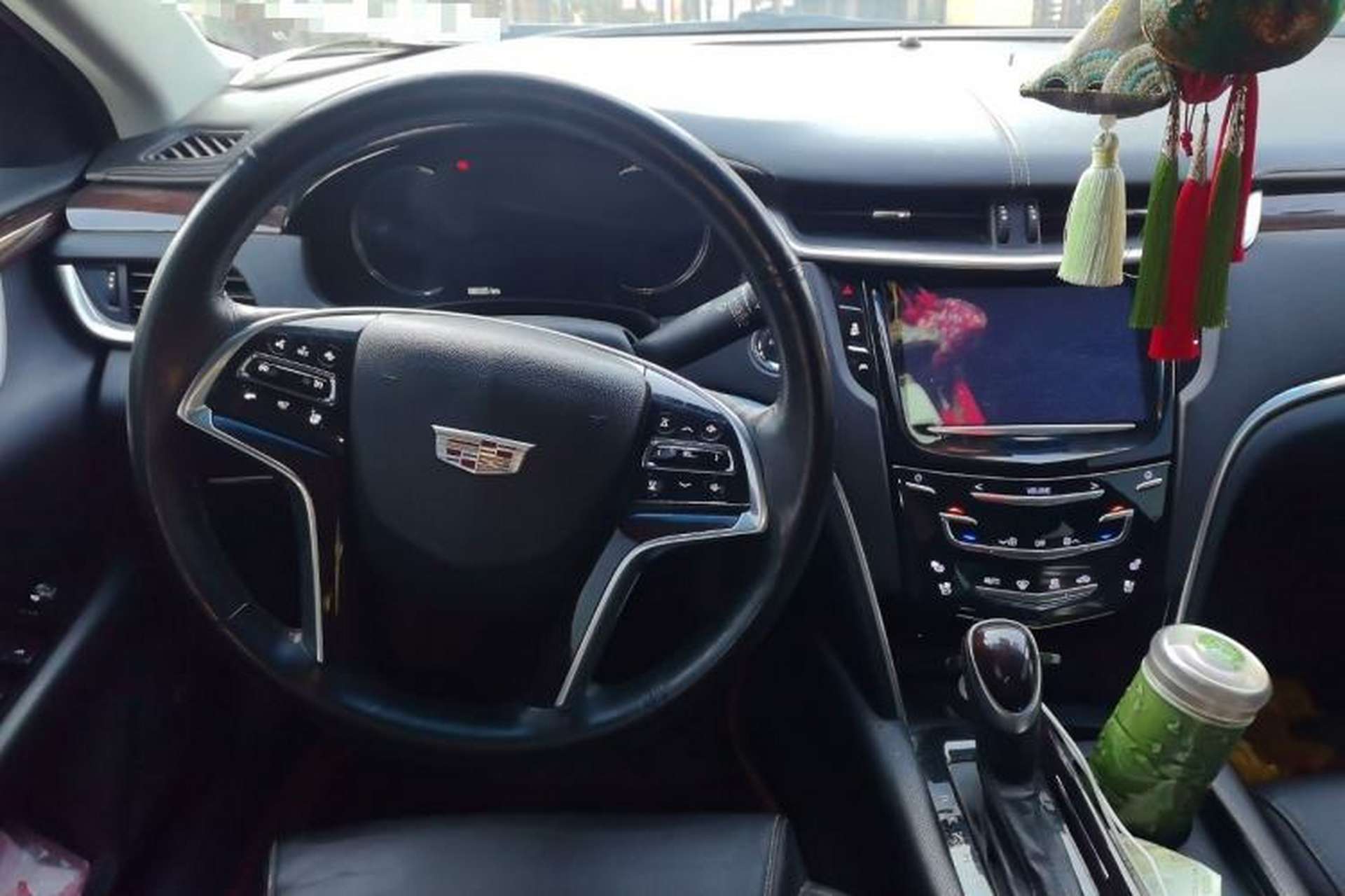 Used Cadillac XTS 2017 28T Luxury Model Steering Wheel