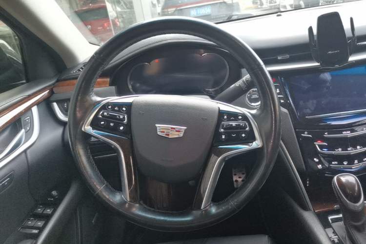Used Cadillac XTS 2017 28T Luxury Model Steering Wheel