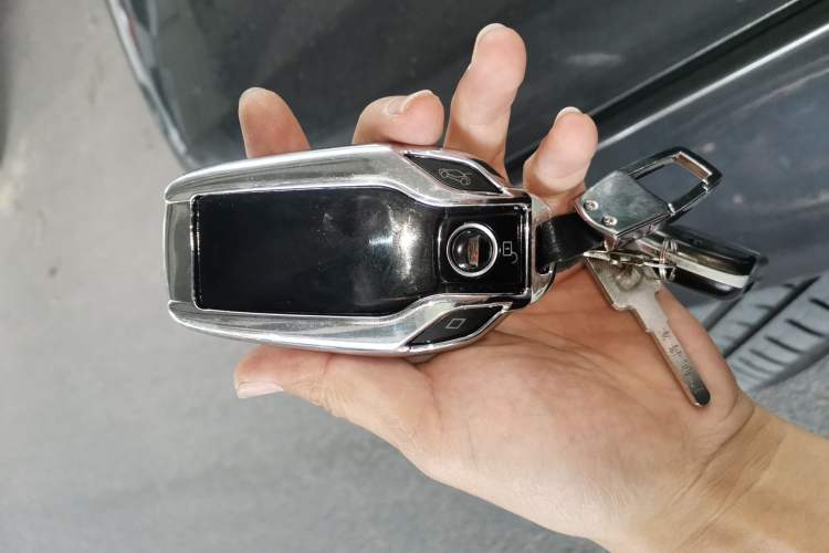 Used Cadillac XTS 2017 28T Tech Edition Vehicle Key