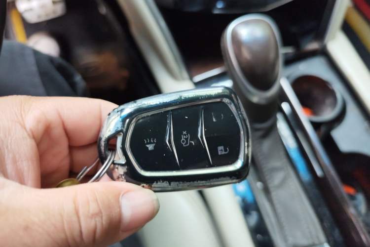 Used Cadillac XTS 2017 28T Elite Model Vehicle Key