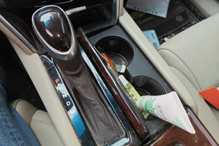 Used Cadillac XTS 2017 28T Elite Model Gear Lever
