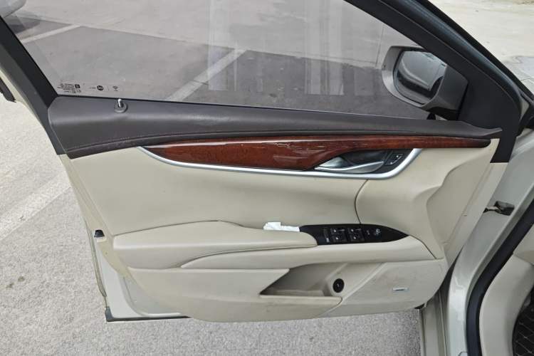 Used Cadillac XTS 2017 28T Elite Model Left Front Door Interior