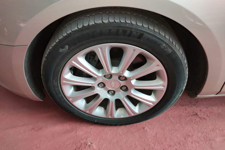 Used Cadillac XTS 2017 28T Elite Model Left Front Wheel Hub