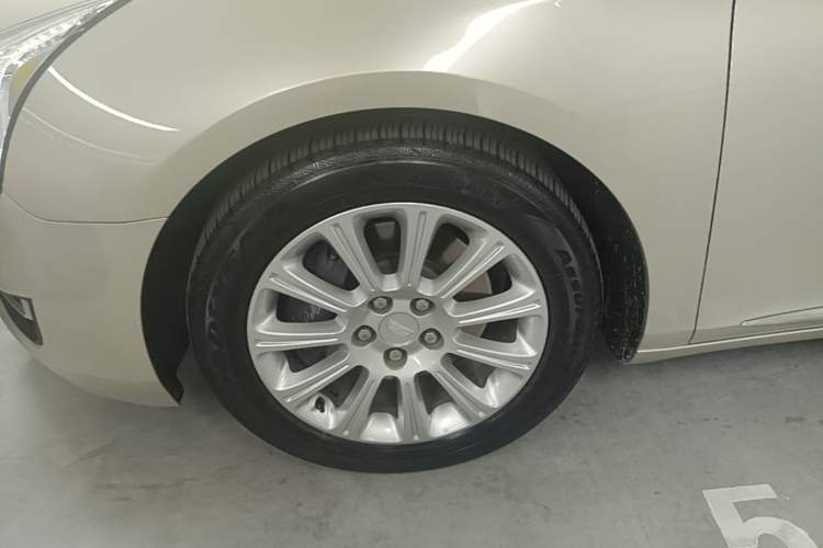 Used Cadillac XTS 2017 28T Tech Edition Left Front Wheel Hub