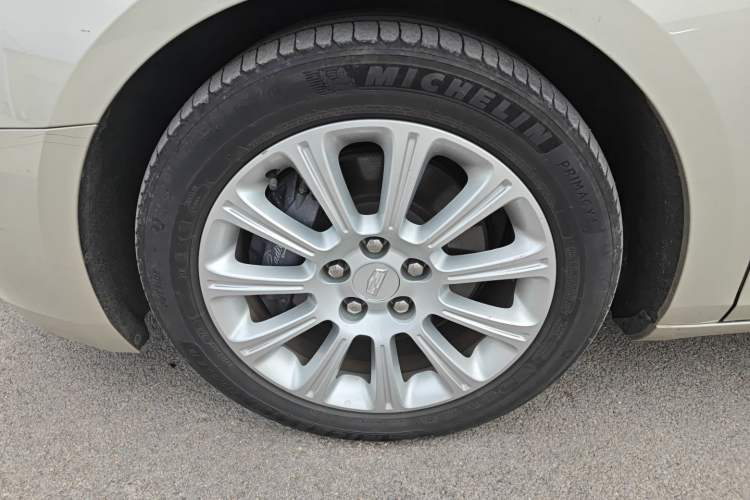Used Cadillac XTS 2017 28T Elite Model Left Front Wheel Hub